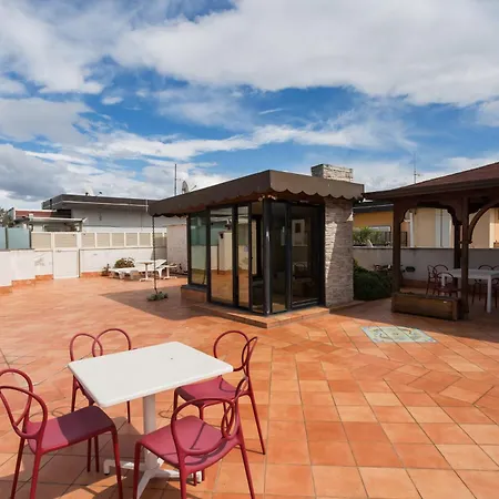 Triple G Rooftop By Dimorra Casa de hóspedes 3*